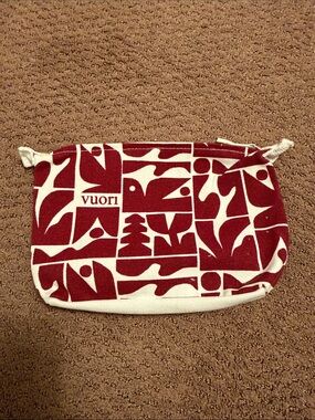 NWT Vuori holiday pouch